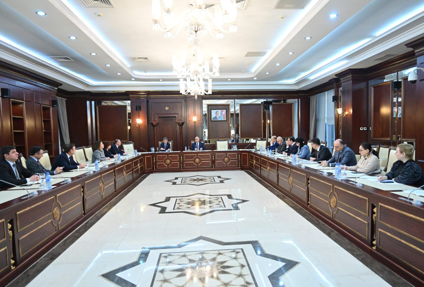 Elm və təhsil komitəsinin ilk iclası keçirilib