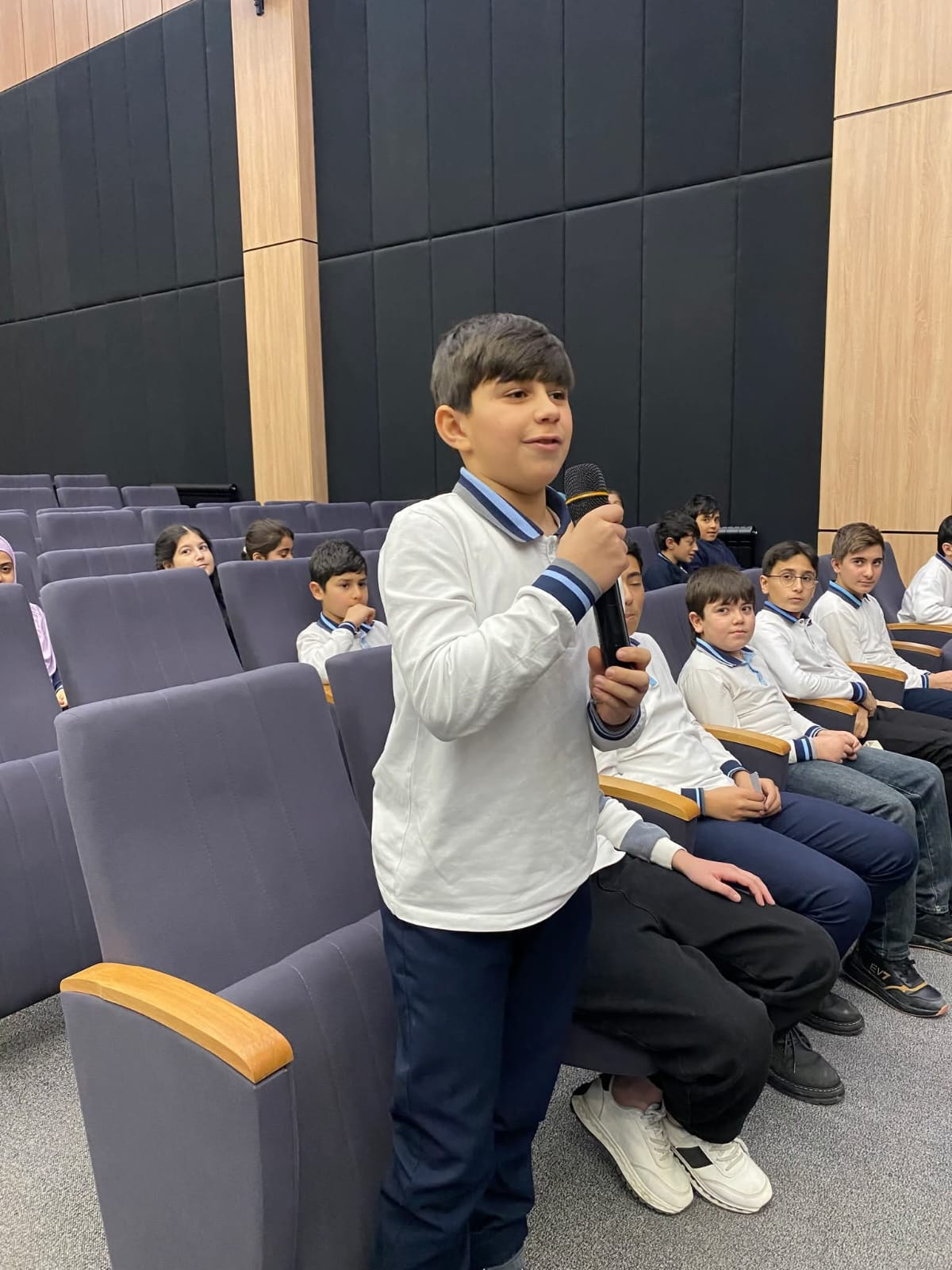 Olimpiya və dünya çempionları Şuşada məktəblilərlə görüşüblər