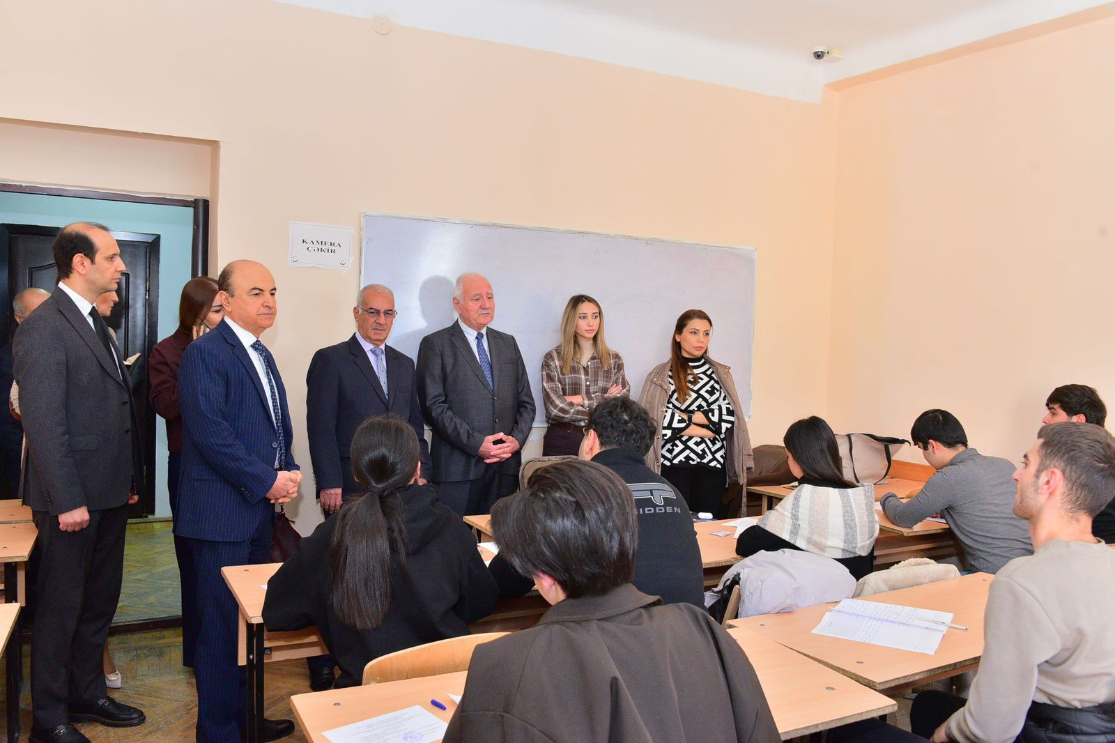 İctimai Şuranın üzvləri SDU-da imtahanların gedişini izləyiblər