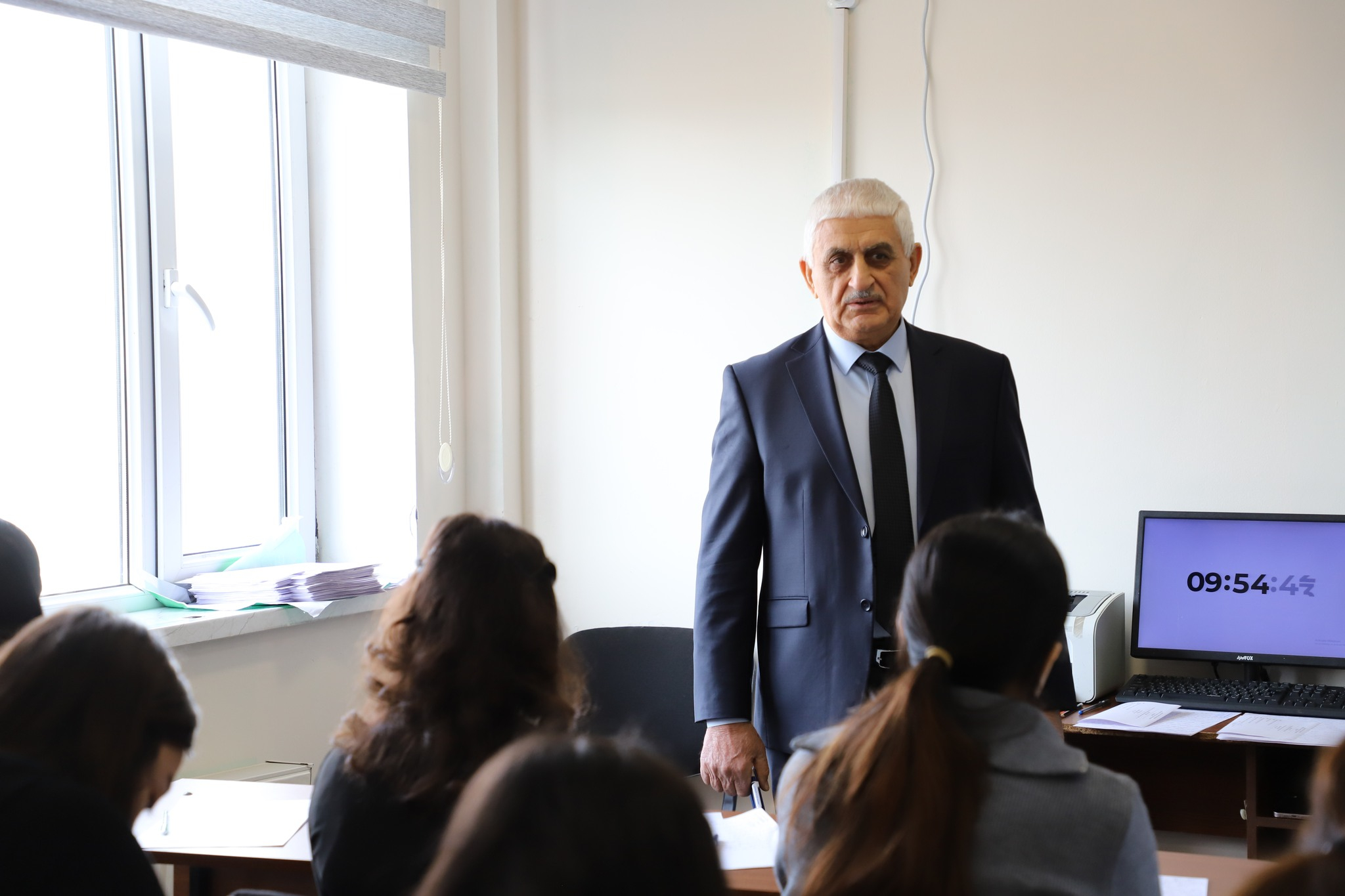 İctimai Şura üzvləri LDU-da imtahanların gedişini izləyiblər