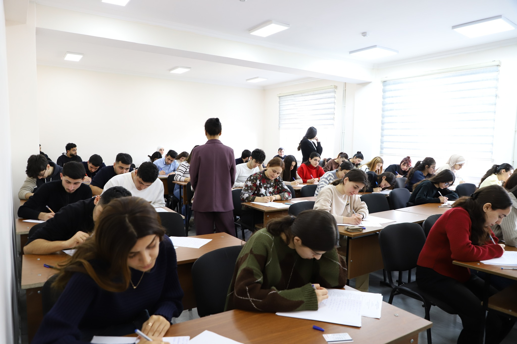 İctimai Şura üzvləri LDU-da imtahanların gedişini izləyiblər