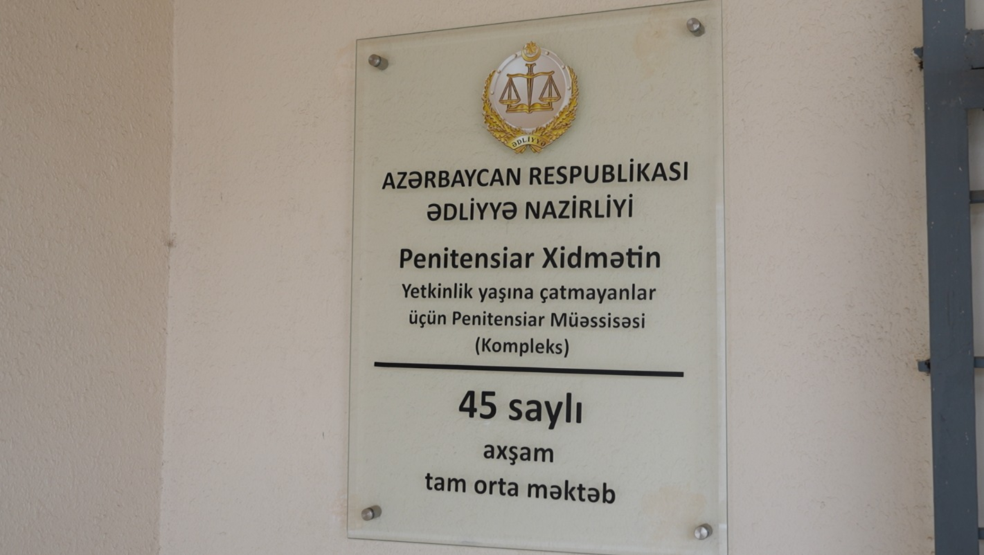 Yeniyetmə məhbuslar necə təhsil alırlar?