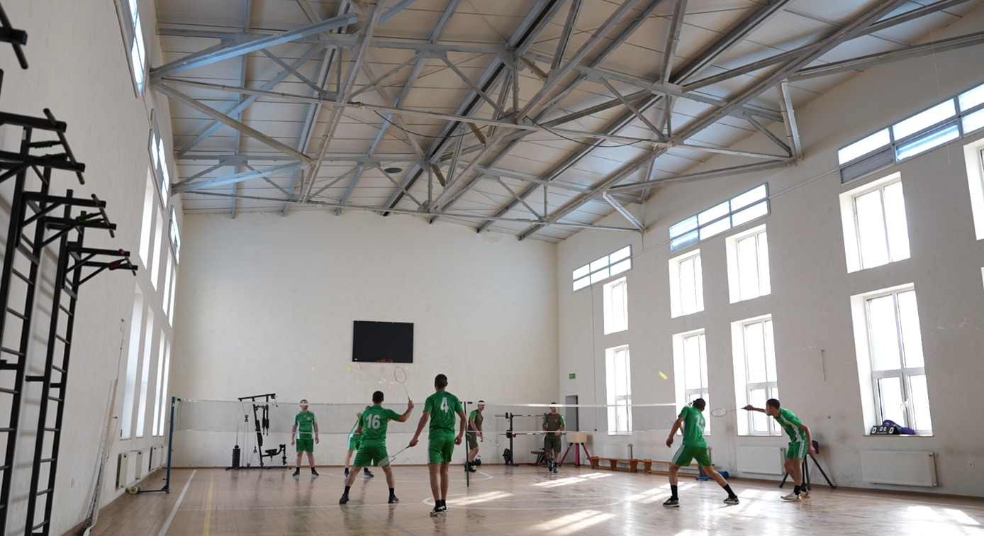 Yeniyetmə məhbuslar necə təhsil alırlar?