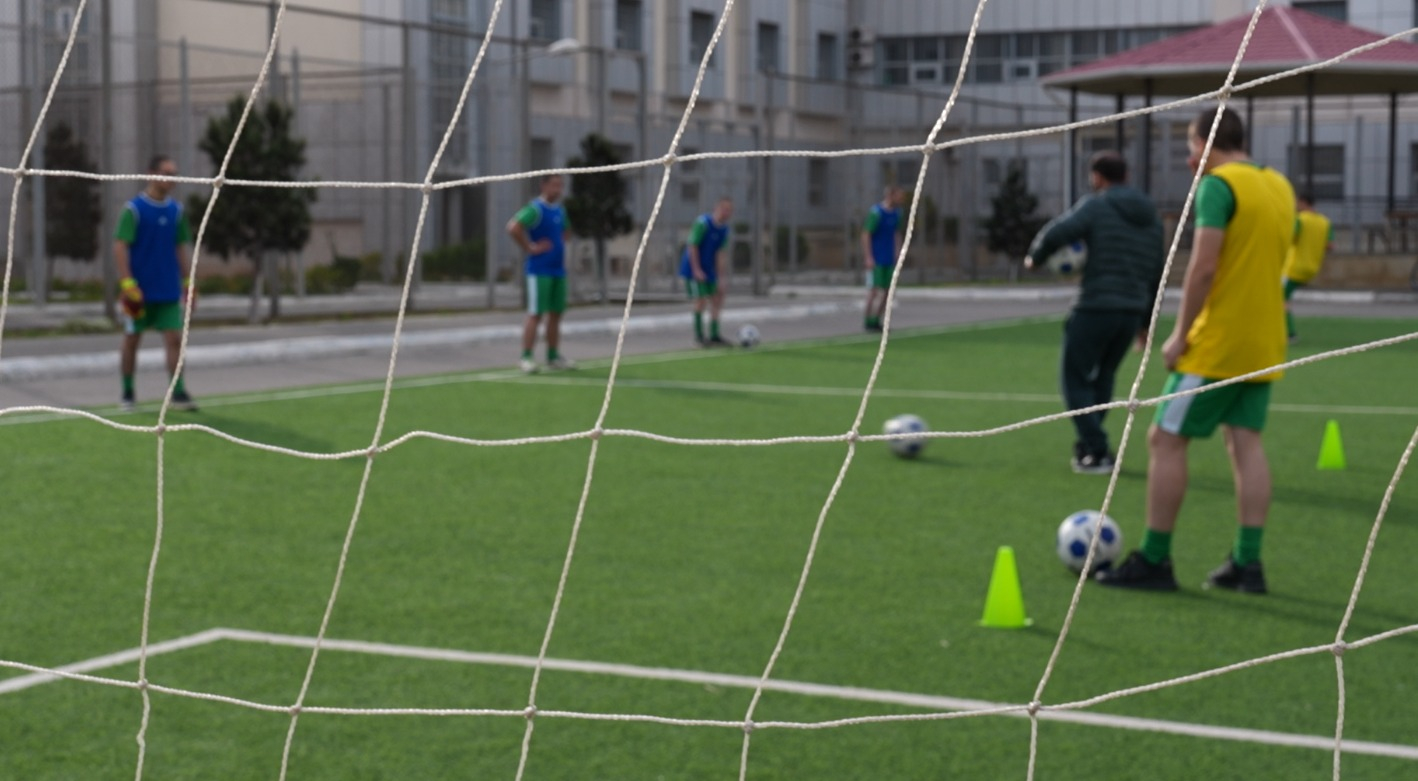 Yeniyetmə məhbuslar necə təhsil alırlar?