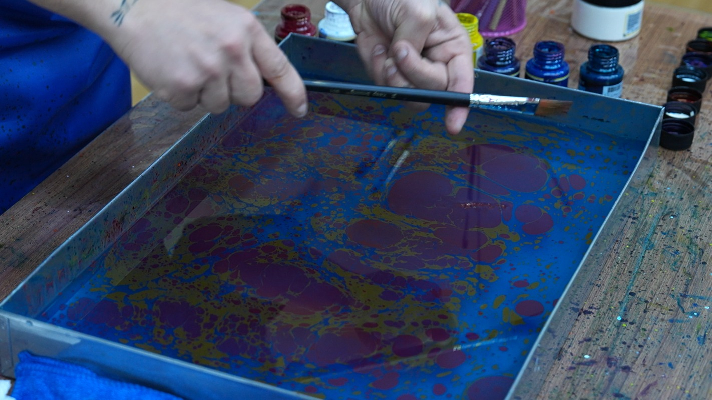 Yeniyetmə məhbuslar necə təhsil alırlar?