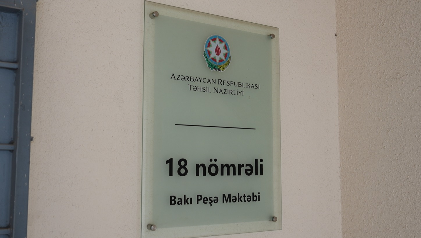 Yeniyetmə məhbuslar necə təhsil alırlar?