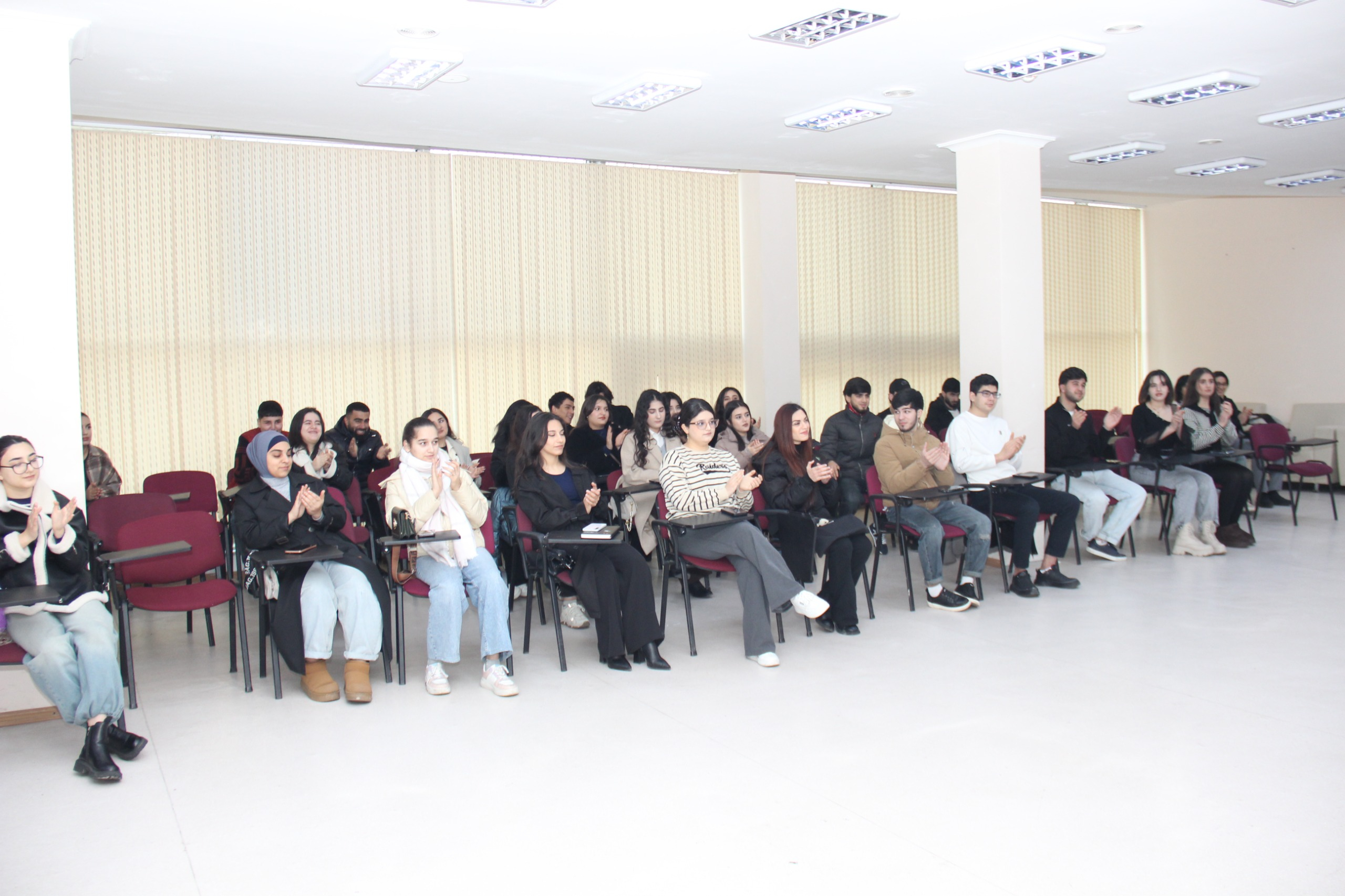“Mediada gənclərin hüquqi mübarizəsi” layihəsi çərçivəsində debat yarışı keçirilib