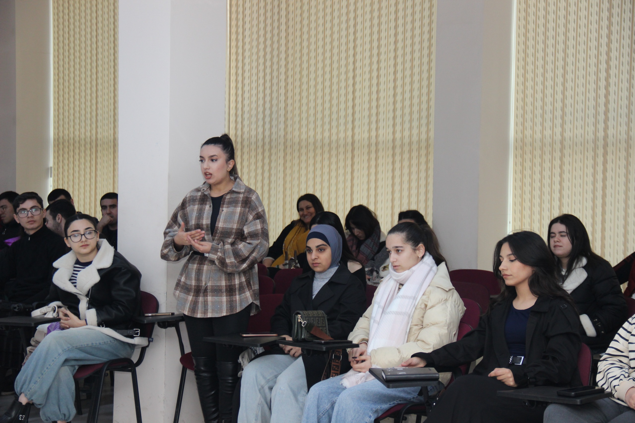 “Mediada gənclərin hüquqi mübarizəsi” layihəsi çərçivəsində debat yarışı keçirilib