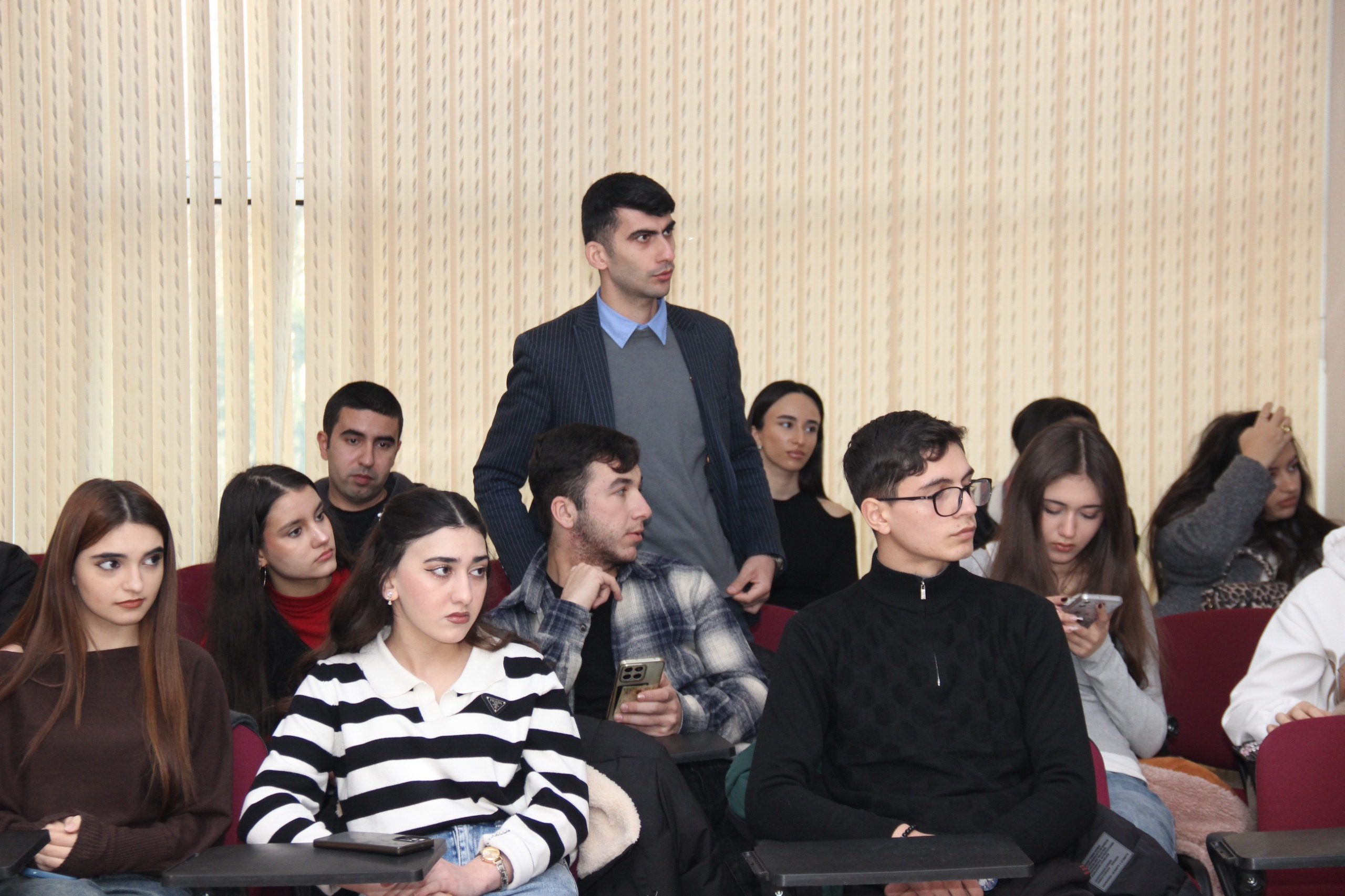 “Mediada gənclərin hüquqi mübarizəsi” layihəsi çərçivəsində debat yarışı keçirilib