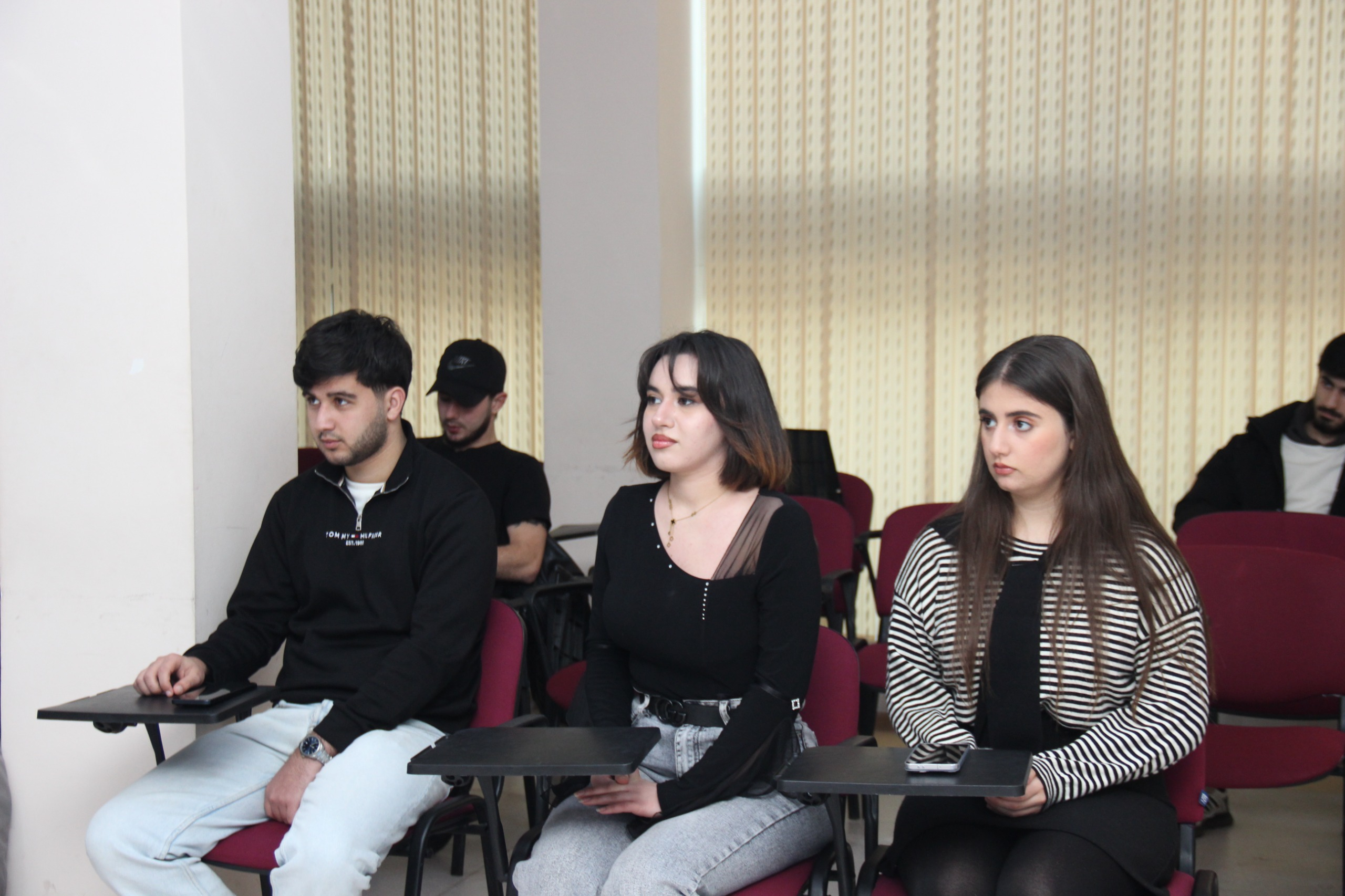 “Mediada gənclərin hüquqi mübarizəsi” layihəsi çərçivəsində debat yarışı keçirilib