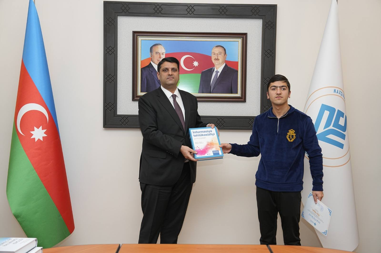 NDU tələbələri sertifikatla təltif olunublar