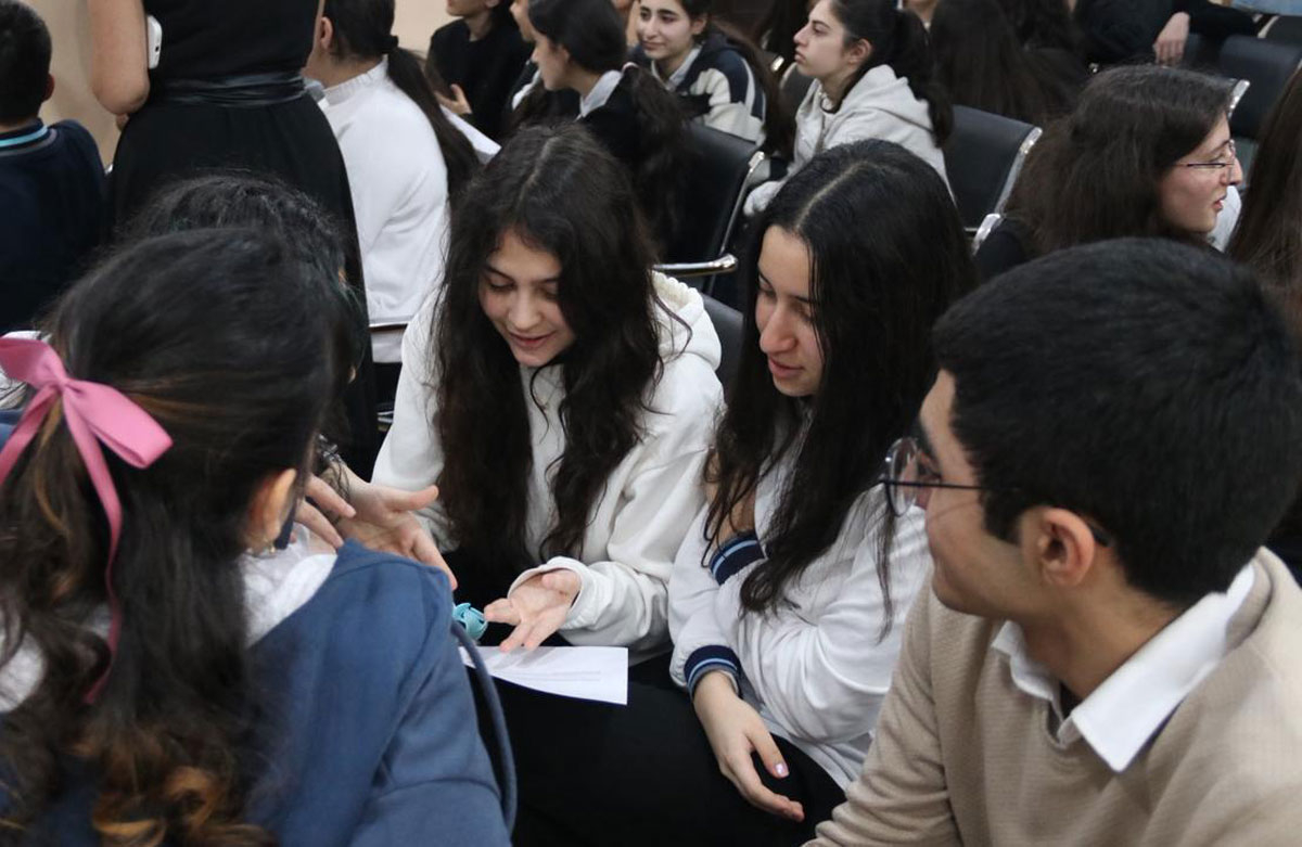 Məktəblilər üçün hüquqi maarifləndirmə təlimləri keçirilib