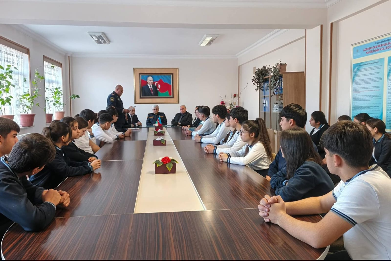 Naxçıvanda məktəblilərlə maarifləndirici tədbir keçirilib 