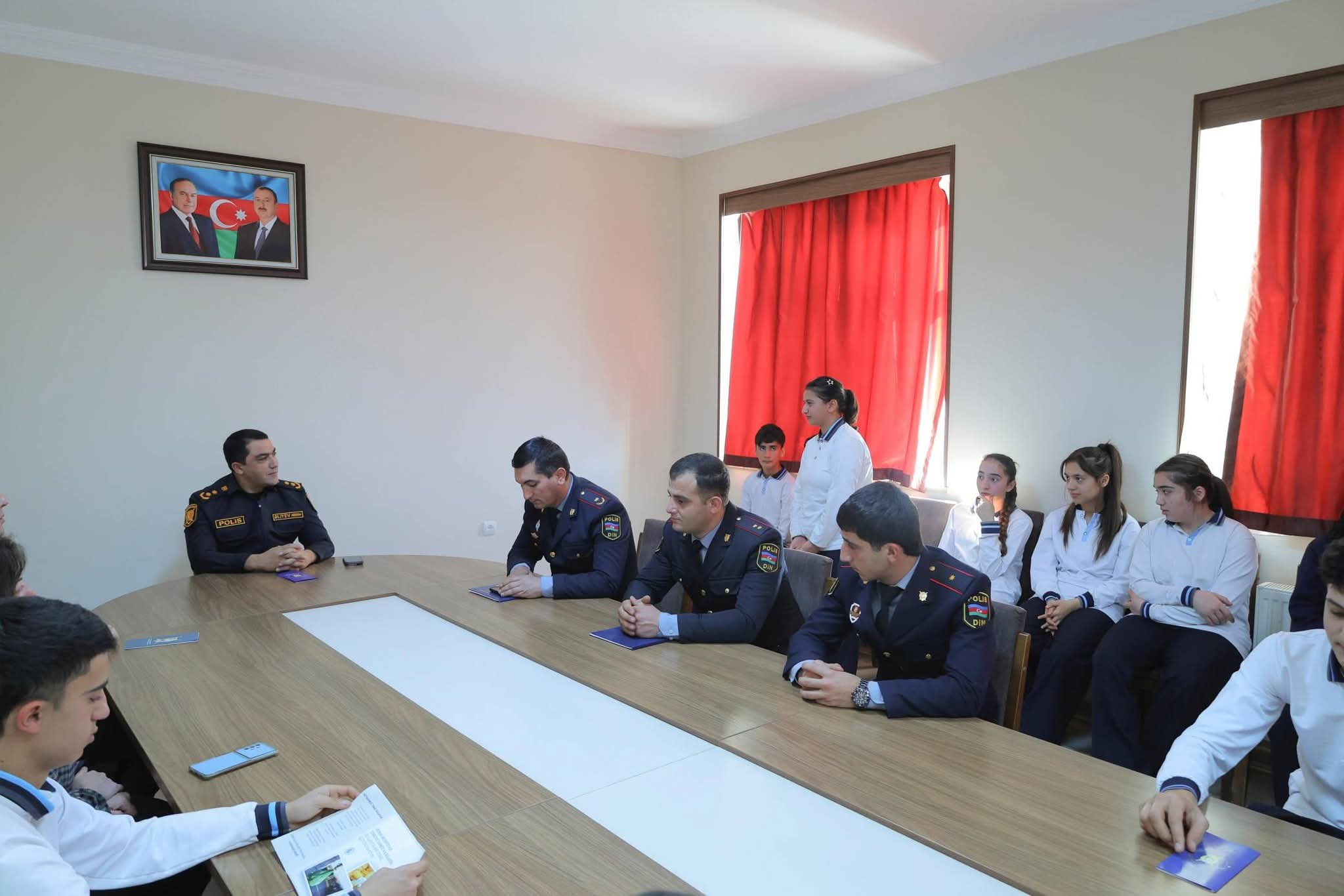 Naxçıvanda məktəblilərlə maarifləndirici tədbir keçirilib 