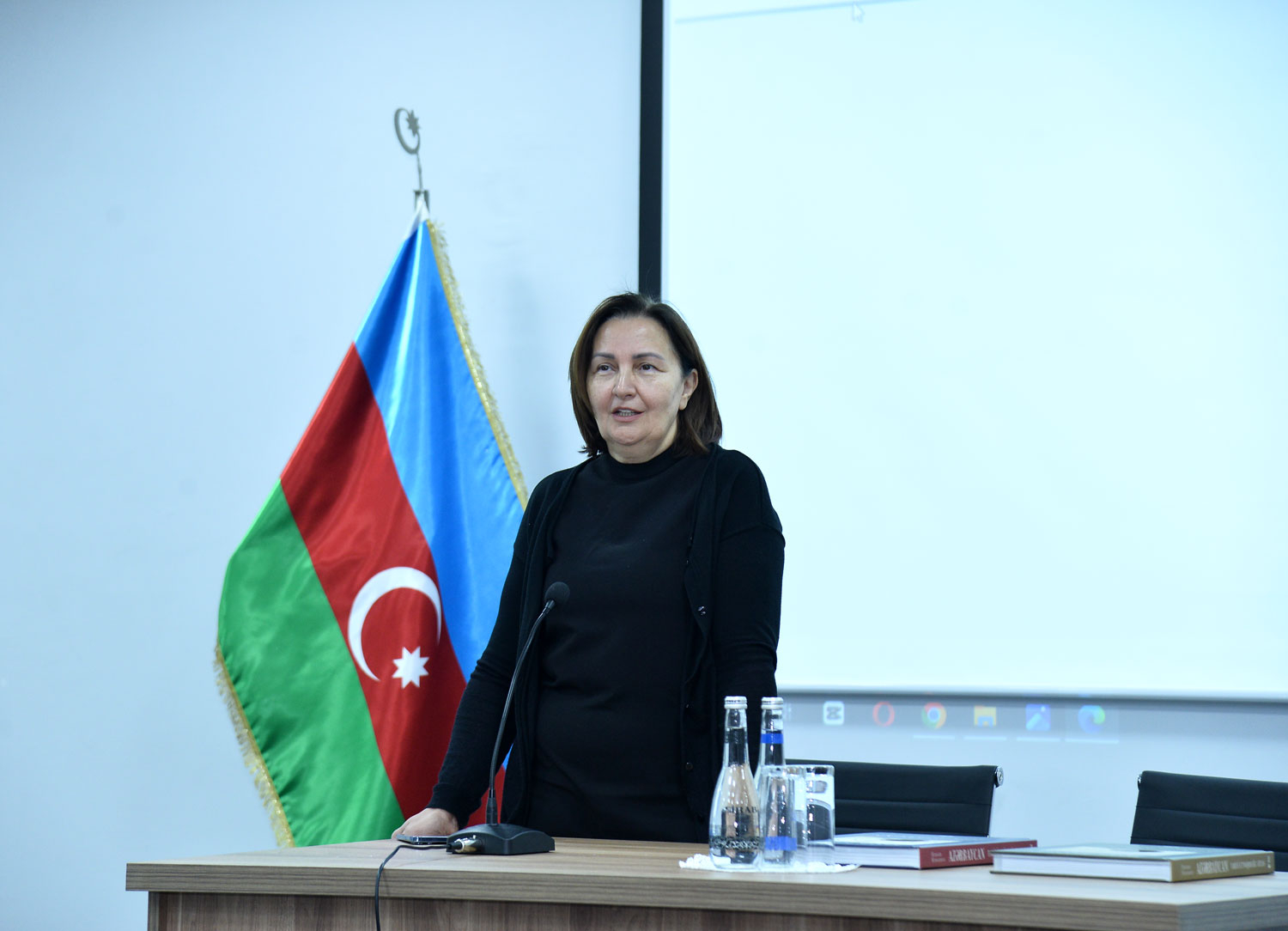 Tarixçi alim Həsən Həsənovla görüş keçirilib