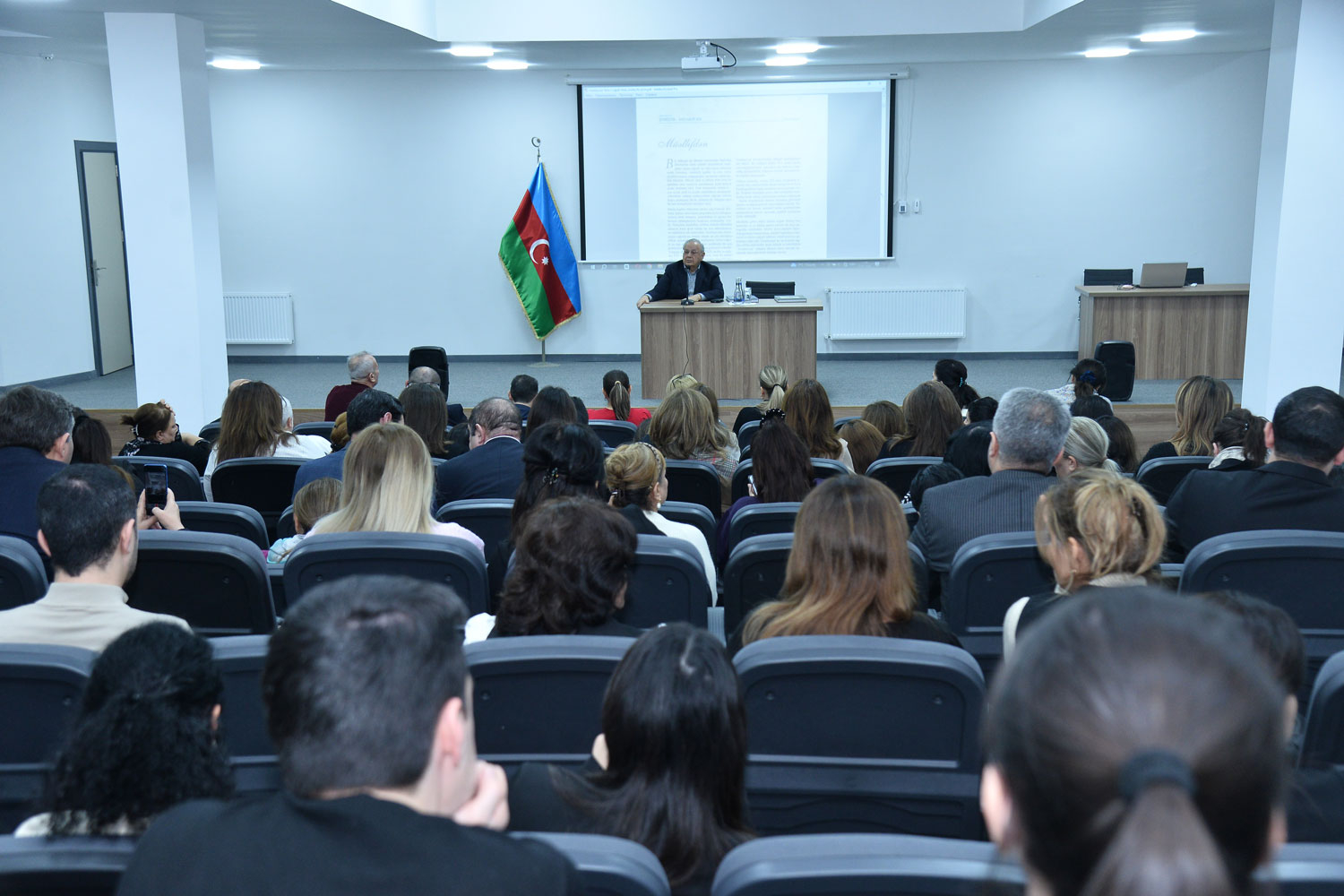 Tarixçi alim Həsən Həsənovla görüş keçirilib