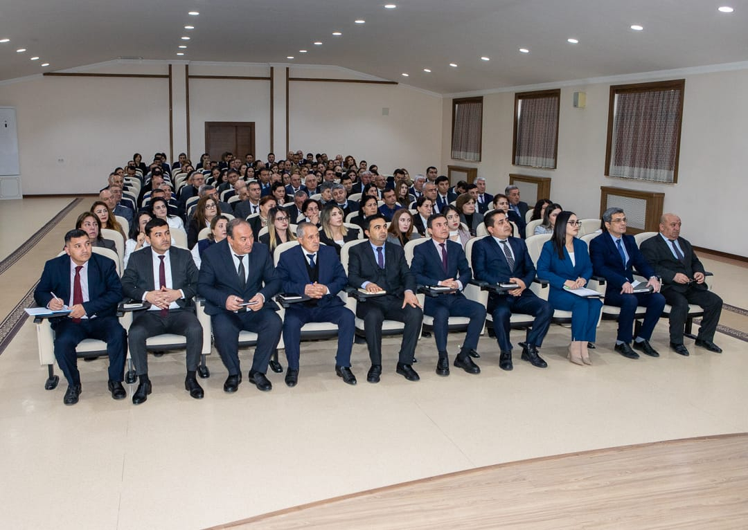 Naxçıvanda direktor və direktor müavinləri üçün təlimlər başlayıb