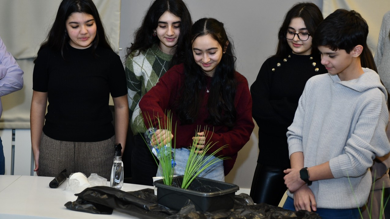 ADNSU-da şagirdlər üçün “Mühəndislik düşərgəsi” keçirilir