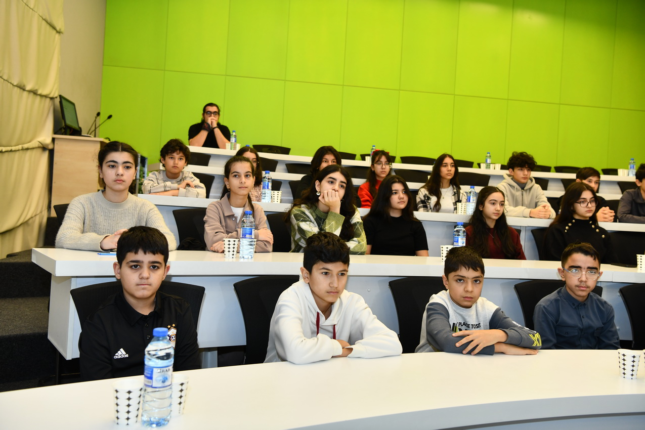 ADNSU-da şagirdlər üçün “Mühəndislik düşərgəsi” keçirilir