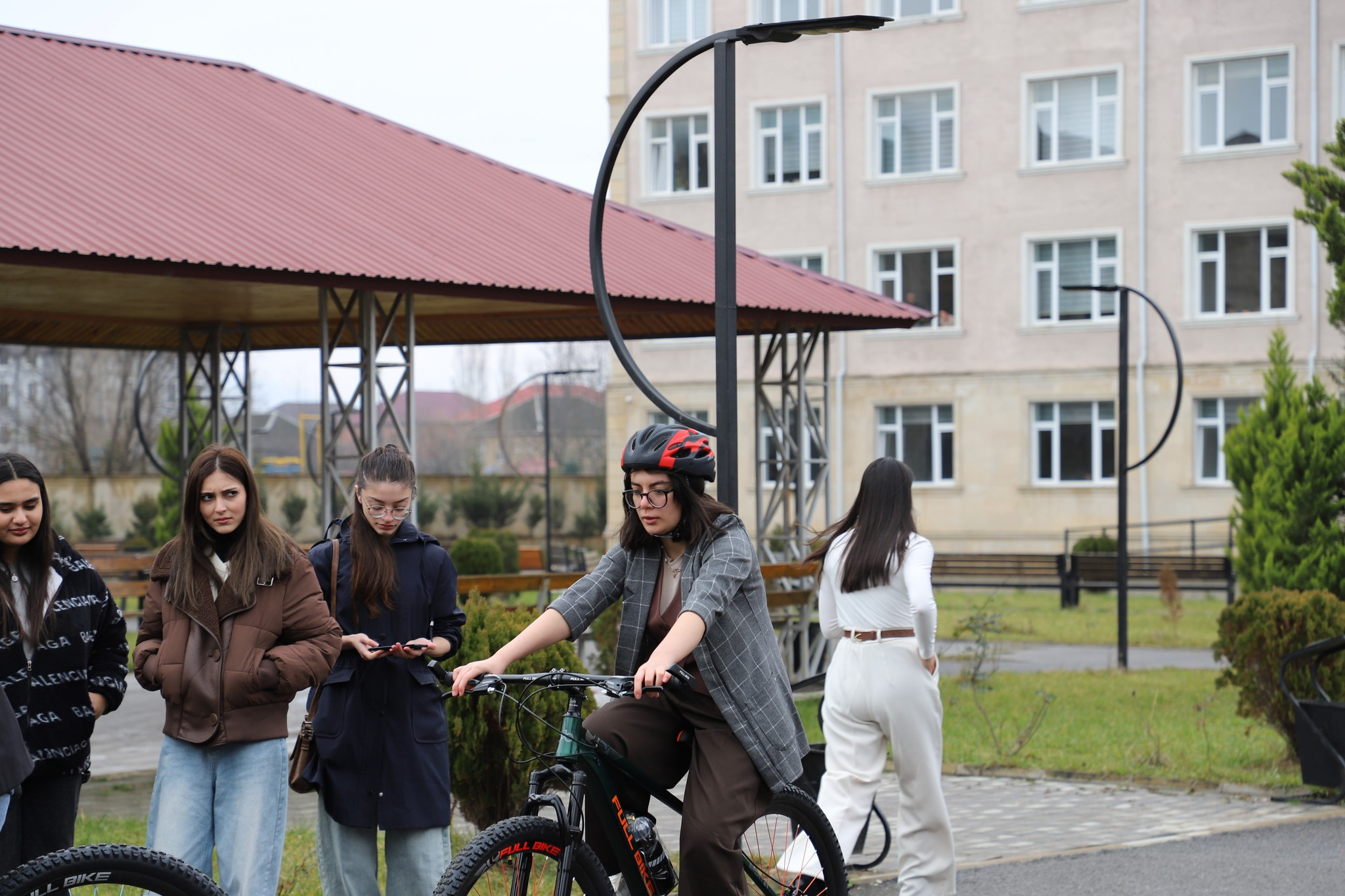 Gənclər və İdman Nazirliyi LDU-ya velosipedlər hədiyyə edib