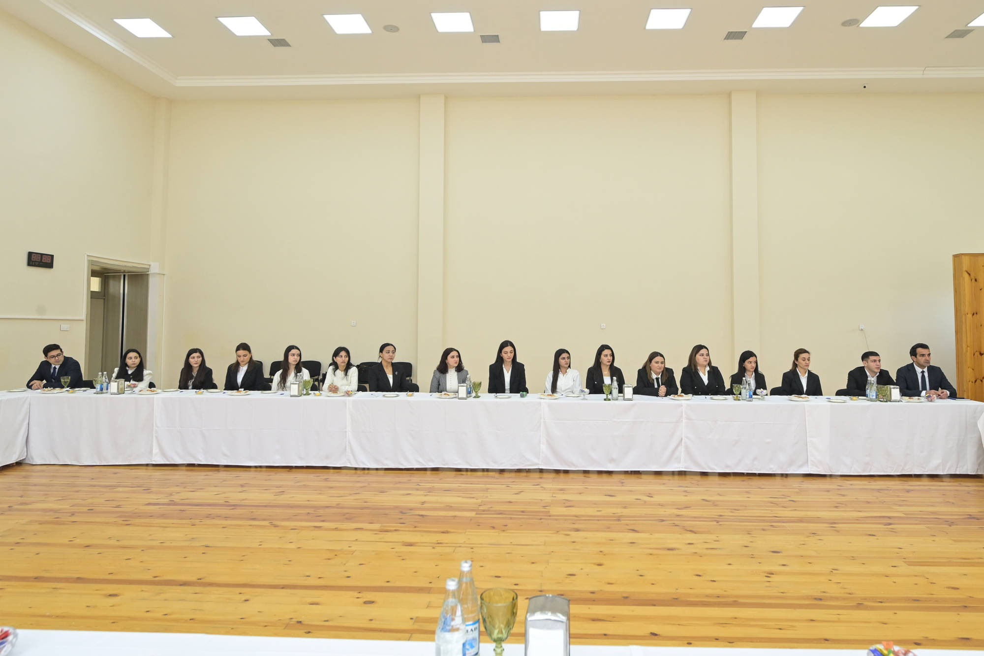 Elm və təhsil naziri Mərkəzi Aran üzrə gənc pedaqoji heyətlə görüşüb