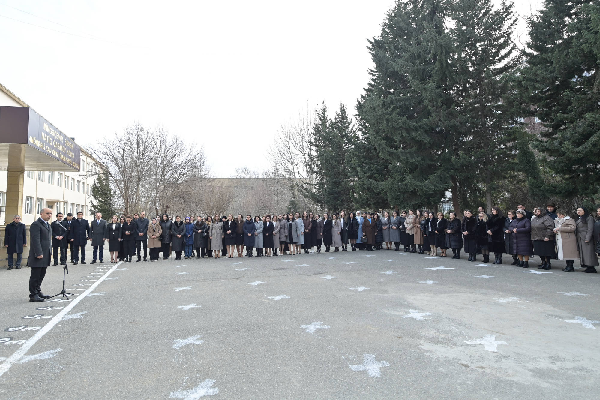 Nazir Mingəçevirdə Milli Qəhrəman Natiq Qasımovun adını daşıyan məktəbdə büstün açılışında iştirak edib