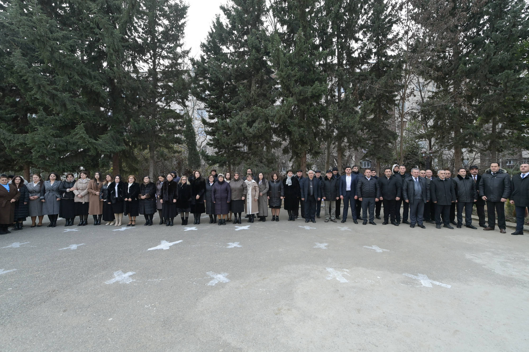 Nazir Mingəçevirdə Milli Qəhrəman Natiq Qasımovun adını daşıyan məktəbdə büstün açılışında iştirak edib