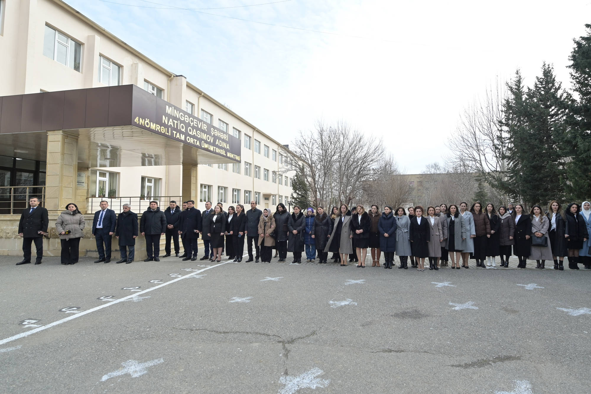 Nazir Mingəçevirdə Milli Qəhrəman Natiq Qasımovun adını daşıyan məktəbdə büstün açılışında iştirak edib