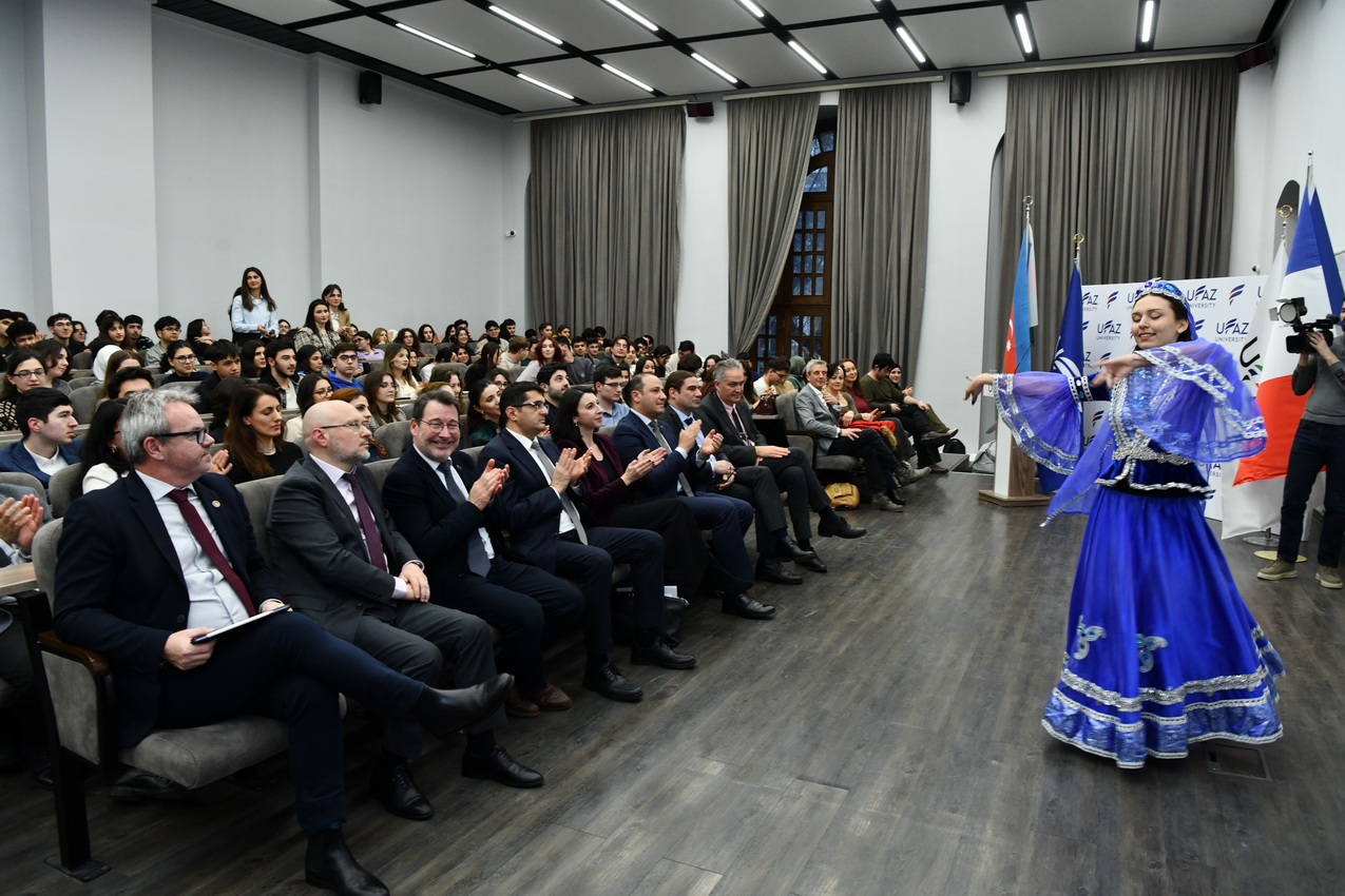 Fransanın Azərbaycandakı səfiri UFAZ-ı rəsmi ziyarət edib