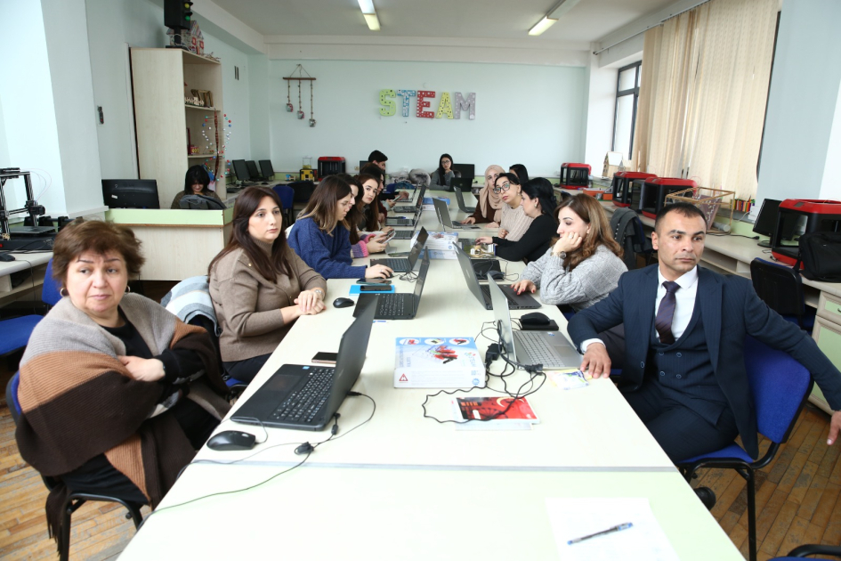 Pedaqoji Universitetdə STEAM təlimlərinə başlanılıb