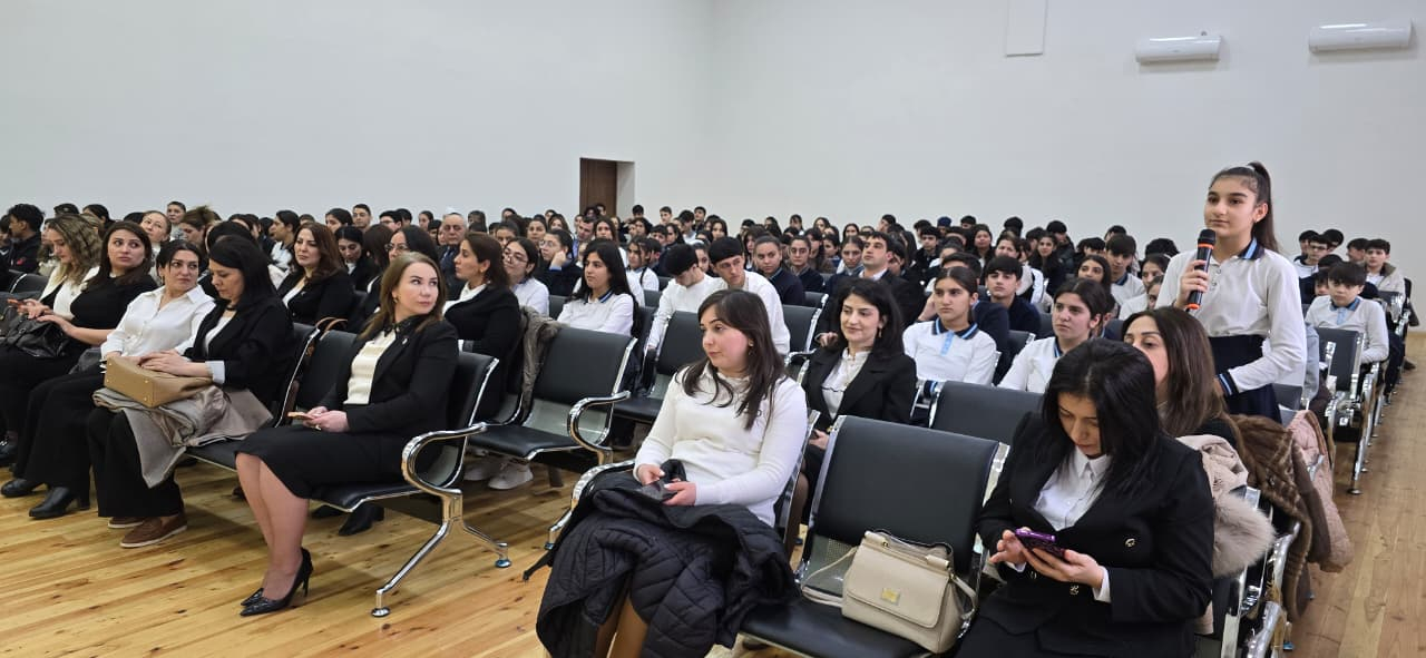 Mingəçevir məktəbində İctimai Şuranın üzvləri ilə görüş keçirilib