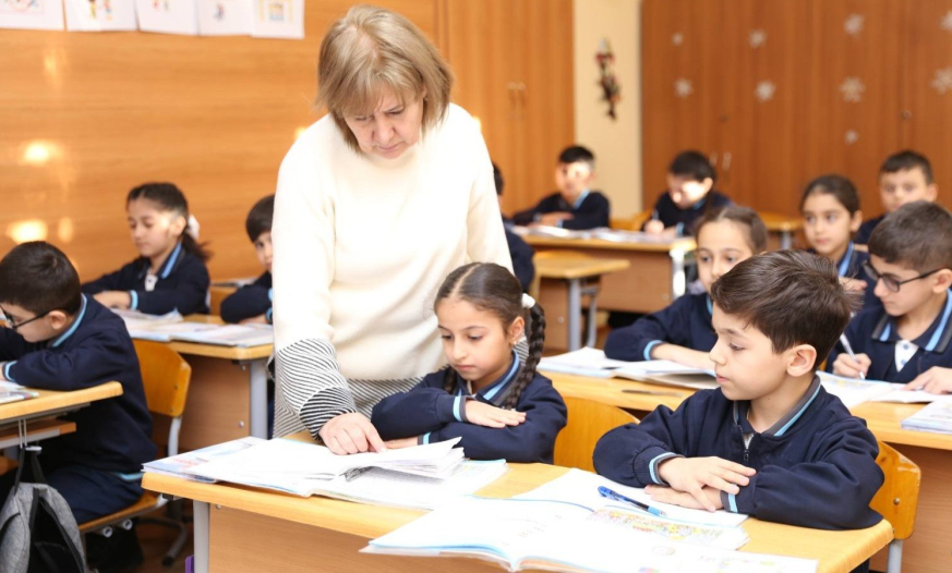 Təmayül məktəblərin müəllimləri əvvəlki iş yerlərində də işləyə biləcəklərmi?