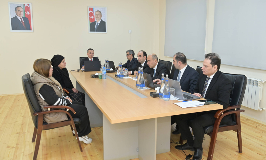 Elm və təhsil naziri Kürdəmirdə vətəndaşları qəbul edib