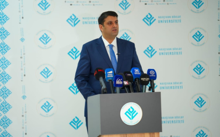 NDU-nun rektoru Elbrus İsayev media nümayəndələri üçün brifinq keçirib 