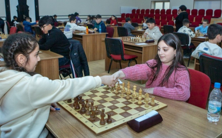 Naxçıvanda 8–18 yaşlı şahmatçılar arasında birincilik başladı 