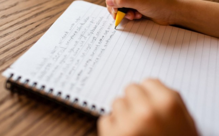 Yazı bacarıqları diqqətdən kənarda: Məktəbdə inşa və imla niyə unudulur? 