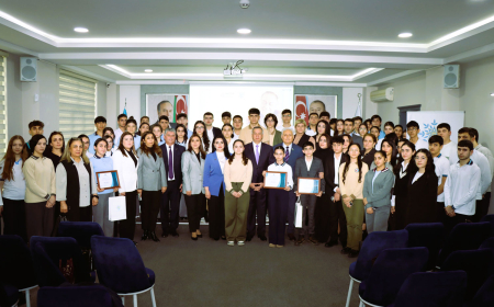 Paytaxt məktəblərində “Heydər Əliyev irsinin öyrədilməsi” dərsləri davam edir 