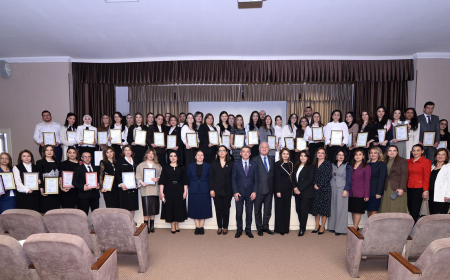 Yaradıcı müəllimlər təltif olunub 