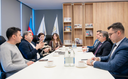 TİF-də tədqiqatçılarla görüş keçirilib