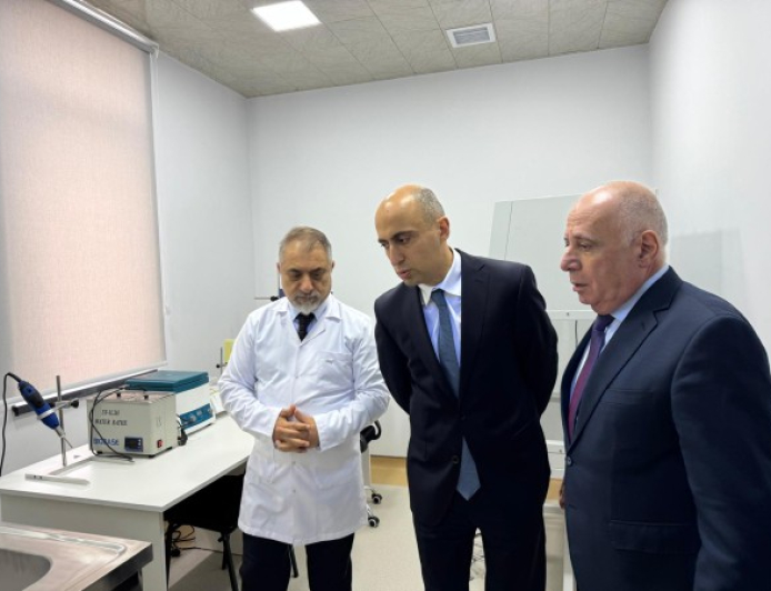 Elm və təhsil naziri LDU-nun Baytarlıq klinikası ilə tanış olub