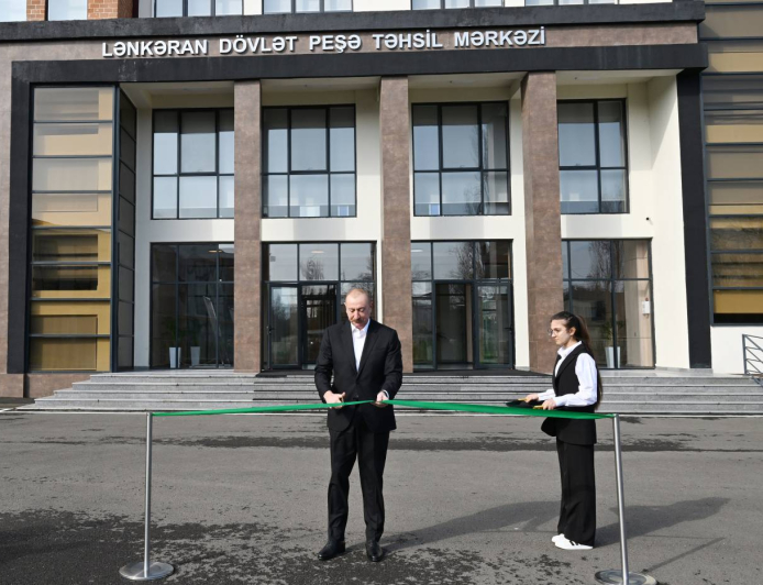 Prezident İlham Əliyev Lənkəran Dövlət Peşə Təhsil Mərkəzinin açılışında iştirak edib