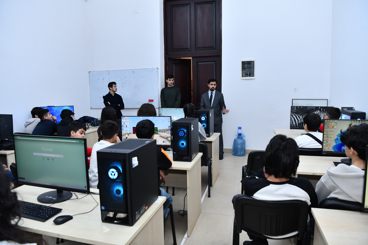 ADNSU-da şagirdlər üçün “Mühəndislik düşərgəsi” başa çatıb