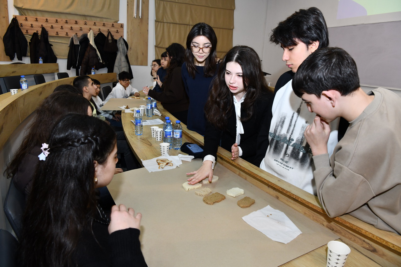 ADNSU-da şagirdlər üçün “Mühəndislik düşərgəsi” başa çatıb