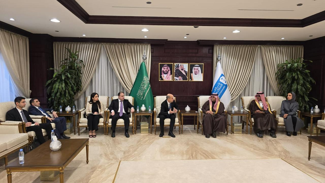 Elm və təhsil naziri Kral Səud Universitetini ziyarət edib