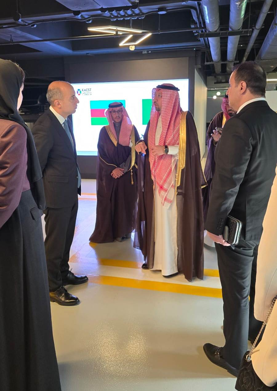 Emin Əmrullayevin rəhbərlik etdiyi nümayəndə heyəti Kral Əbdüləziz Elm və Texnologiya Şəhərində olub