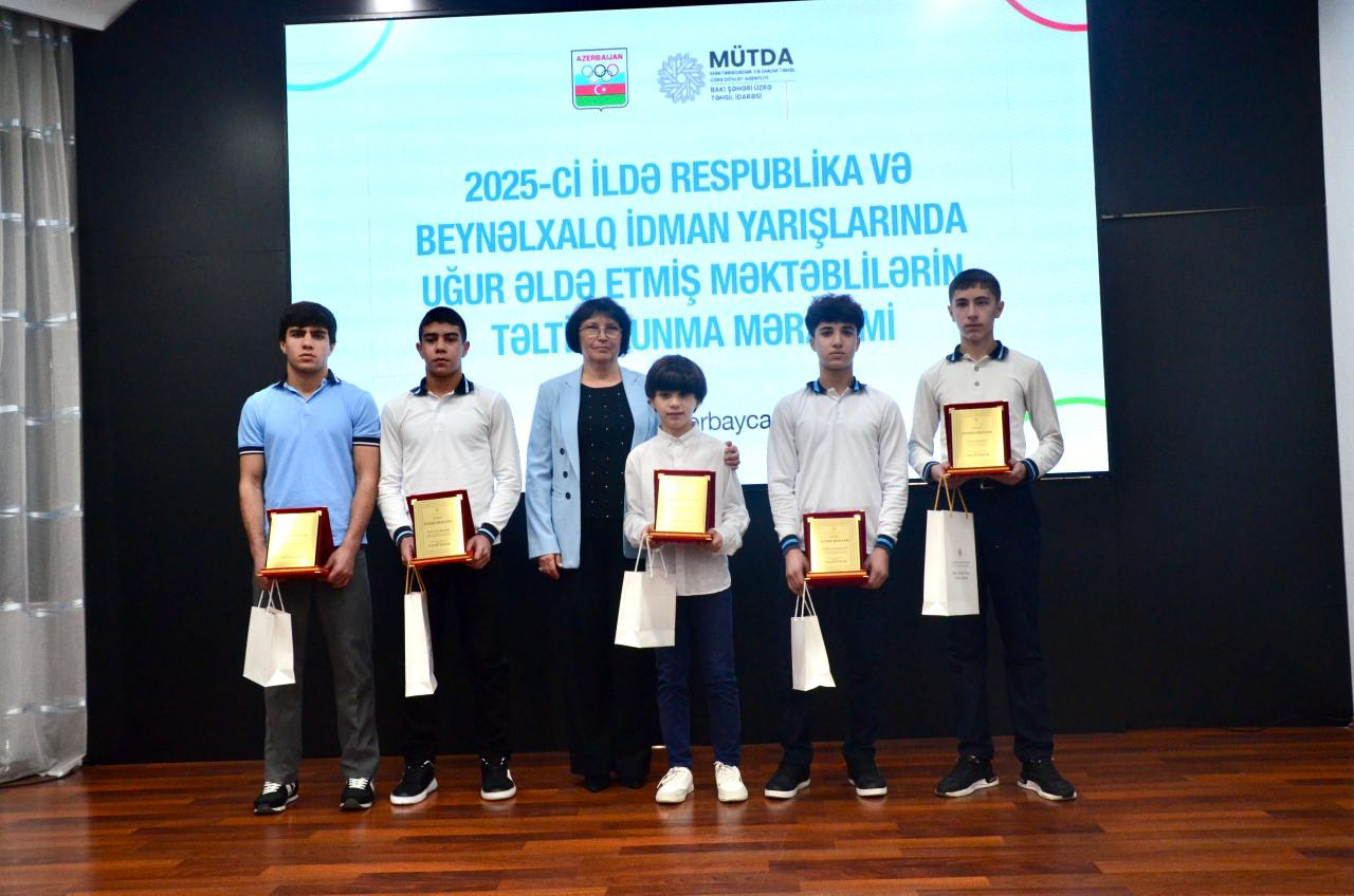 İdmanda uğur qazanan məktəblilər təltif olunublar