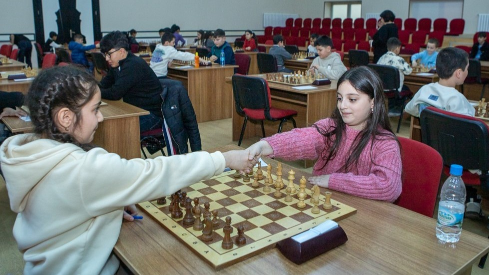 Naxçıvanda 8–18 yaşlı şahmatçılar arasında birincilik başladı