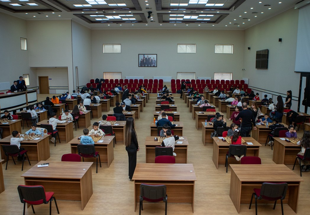 Naxçıvanda 8–18 yaşlı şahmatçılar arasında birincilik başladı