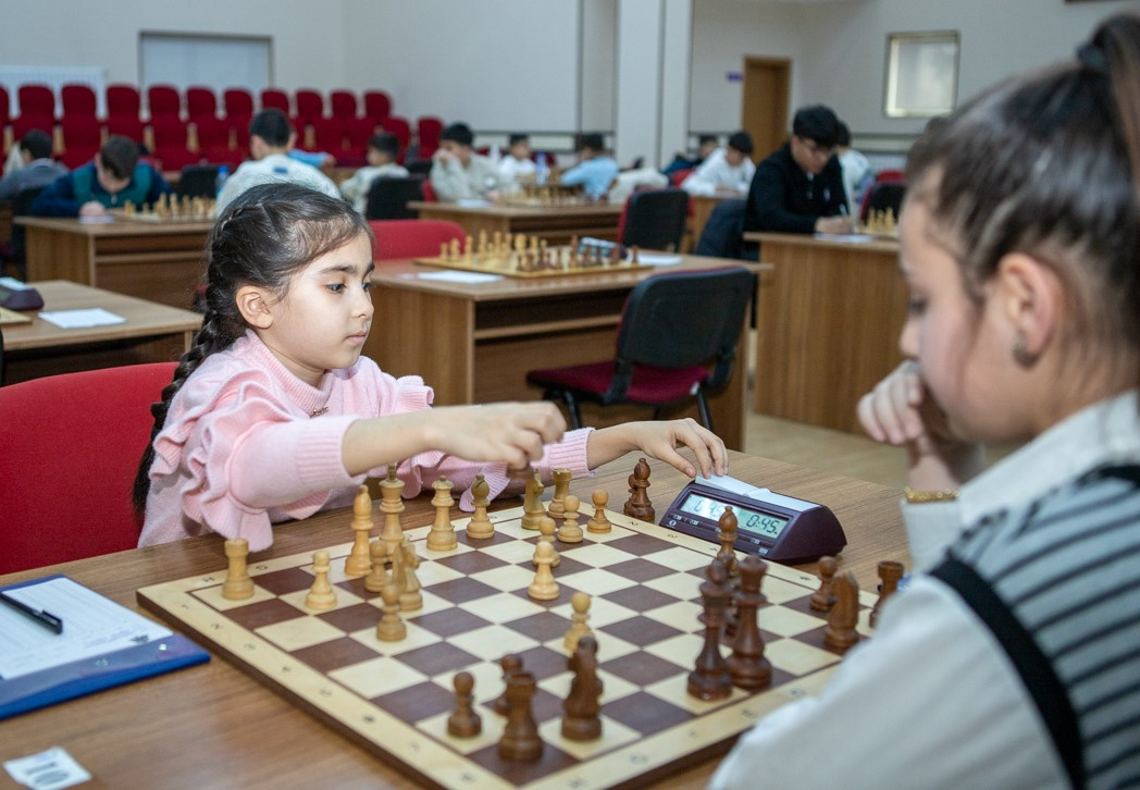 Naxçıvanda 8–18 yaşlı şahmatçılar arasında birincilik başladı