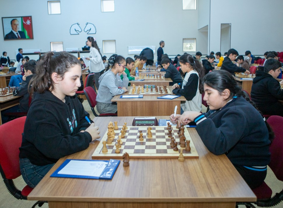 Naxçıvanda 8–18 yaşlı şahmatçılar arasında birincilik başladı